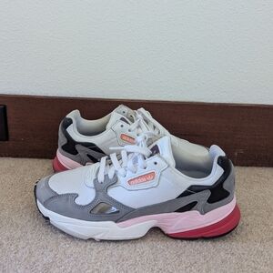 Adidas Torsion Sneakers Size 8 Women's
